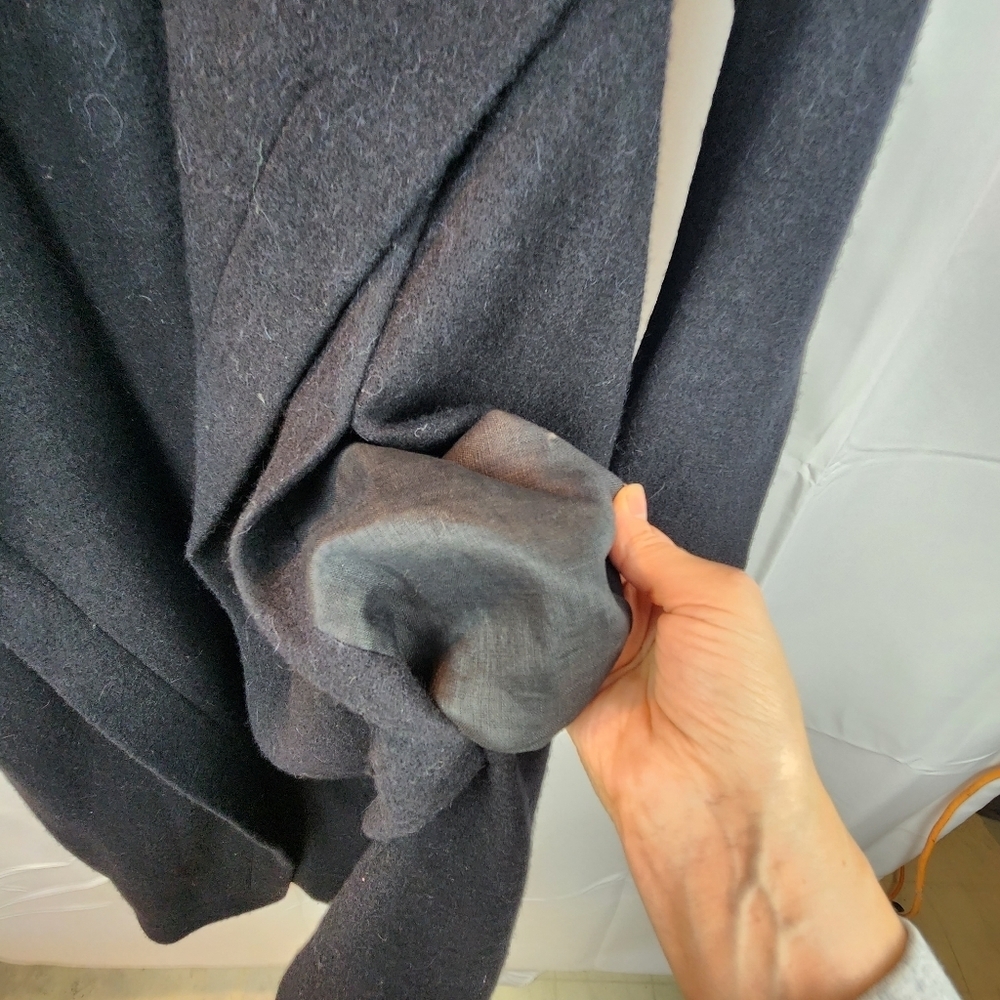 Designer wool coat size S in EUC - Picture 5 of 9